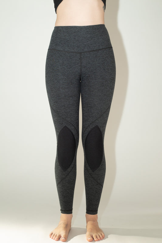 The 1.0 Legging in TULA - Charcoal