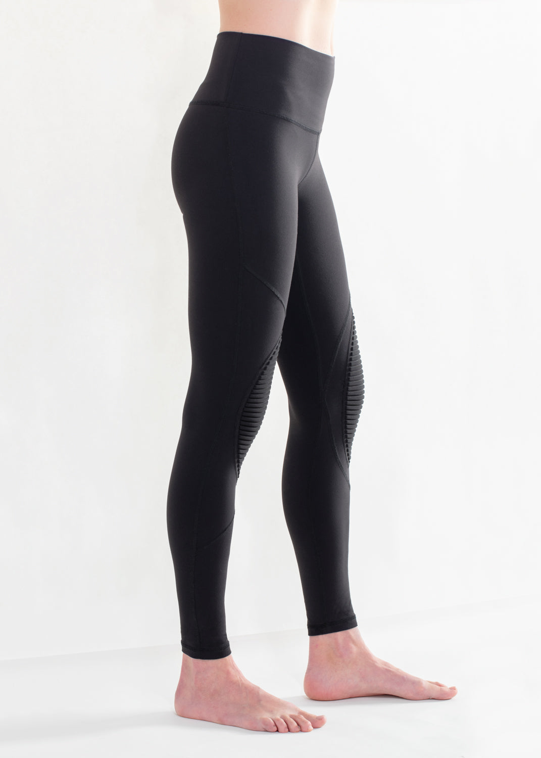 The fit guide to my Light n Tight zyia leggings. I should be